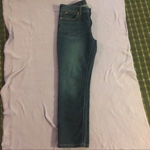 Jennifer Lopez straight pettie jean